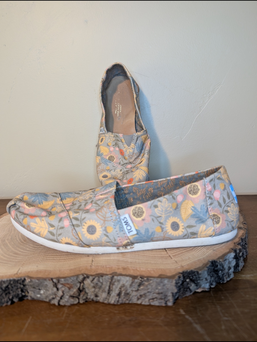 TOMS Women's Floral Slip-On Shoes Espadrilles Size 7.5